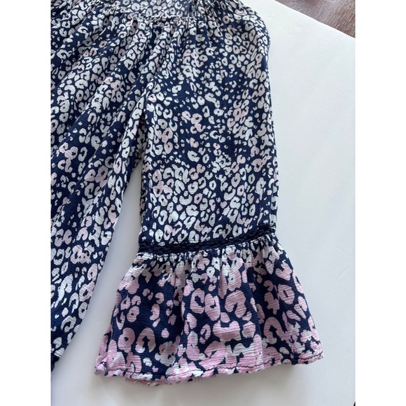Trending‎ Animal Print Ruffle Hem Boho Blouse Navy Pink Bell Sleeve  Size M - Picture 3 of 8